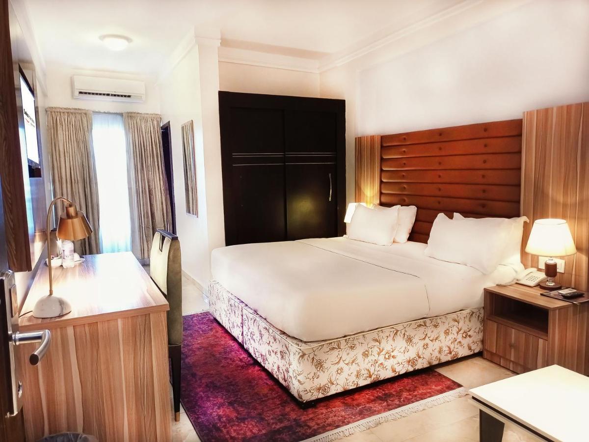 Swiss International Beland Hotel Owerri Bagian luar foto