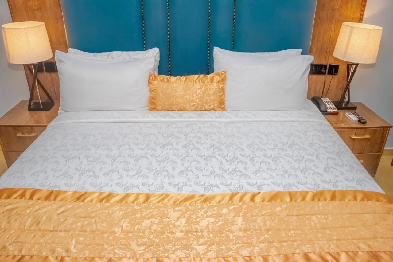 Swiss International Beland Hotel Owerri Bagian luar foto