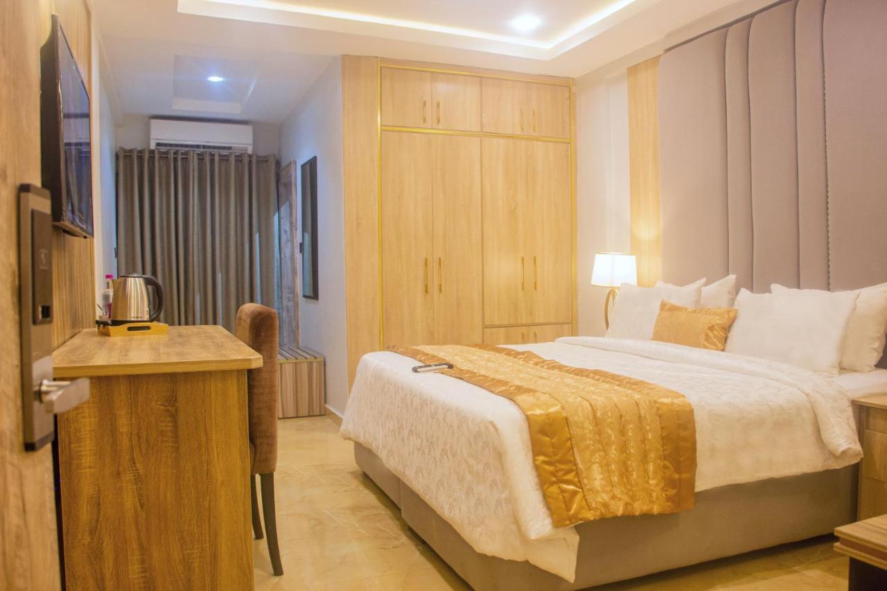 Swiss International Beland Hotel Owerri Bagian luar foto