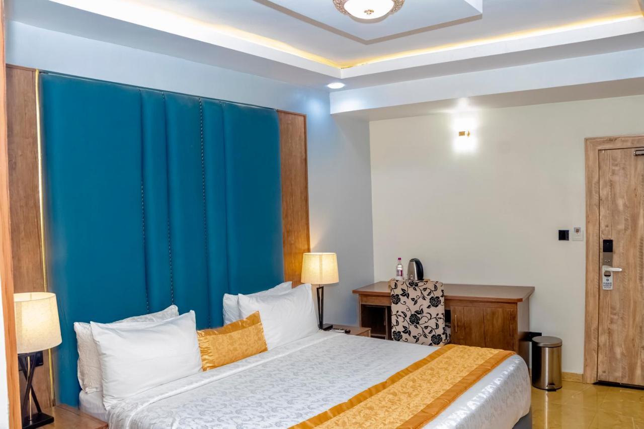 Swiss International Beland Hotel Owerri Bagian luar foto