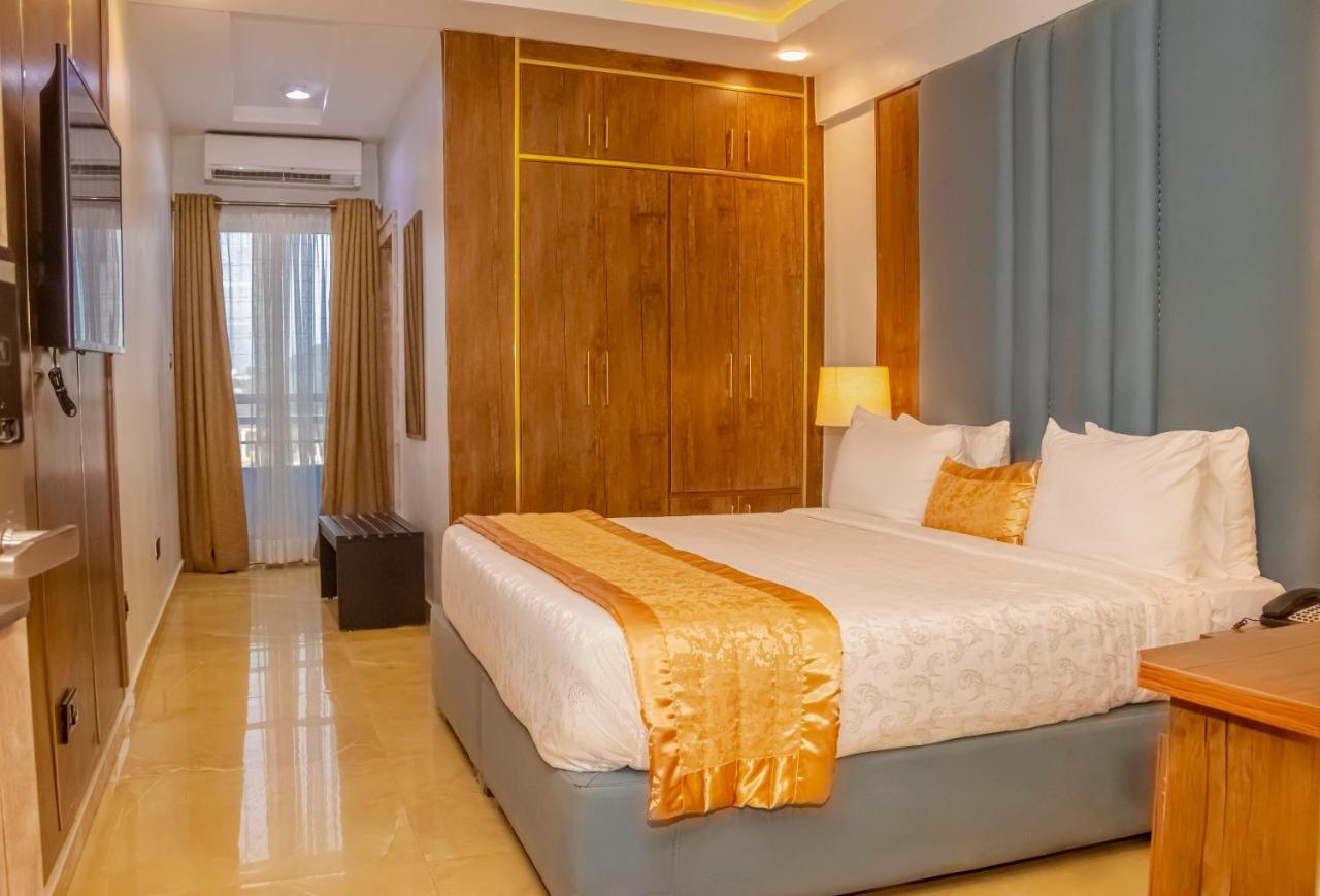 Swiss International Beland Hotel Owerri Bagian luar foto